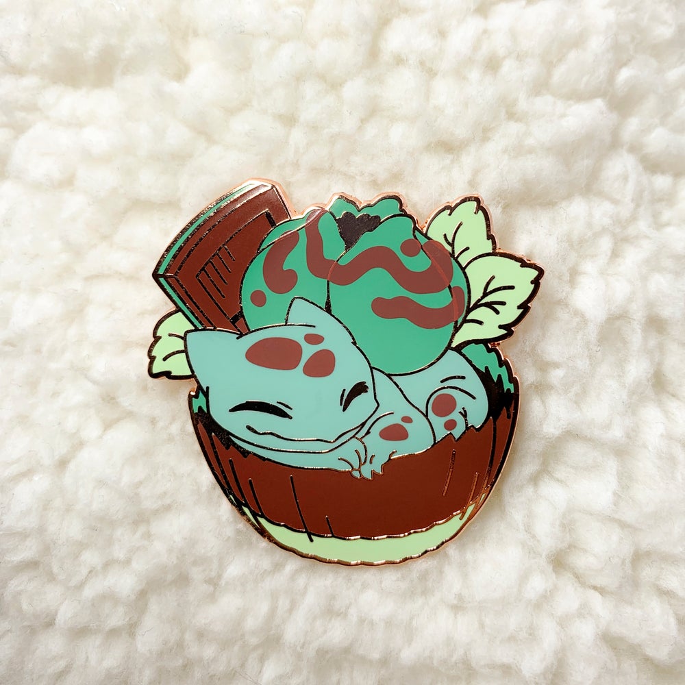 #001 Cupcake Pin