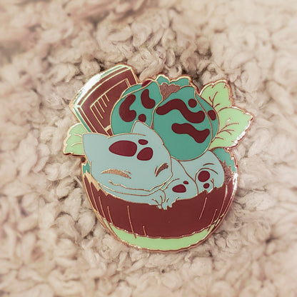 #001 Cupcake Pin